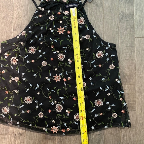 Abercrombie & Fitch Embellished Tank Top - Picture 5 of 7